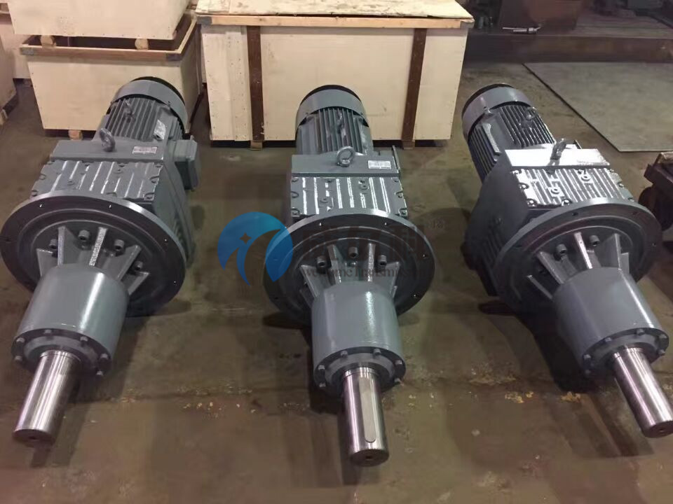 玖龍紙業(yè)訂購我司非標(biāo)減速機(jī)9臺(tái)，維修十噸級(jí)減速機(jī)一臺(tái)